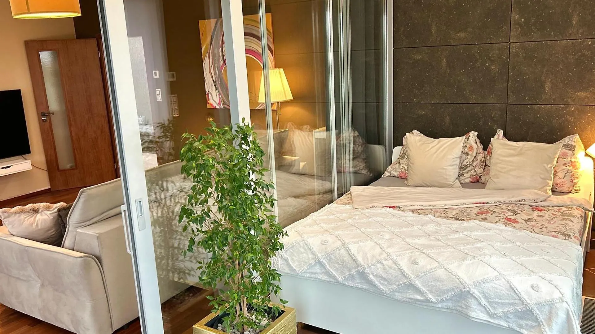 Family Apartment With The View Of The Old Town Prague City With Free Parking 0*,