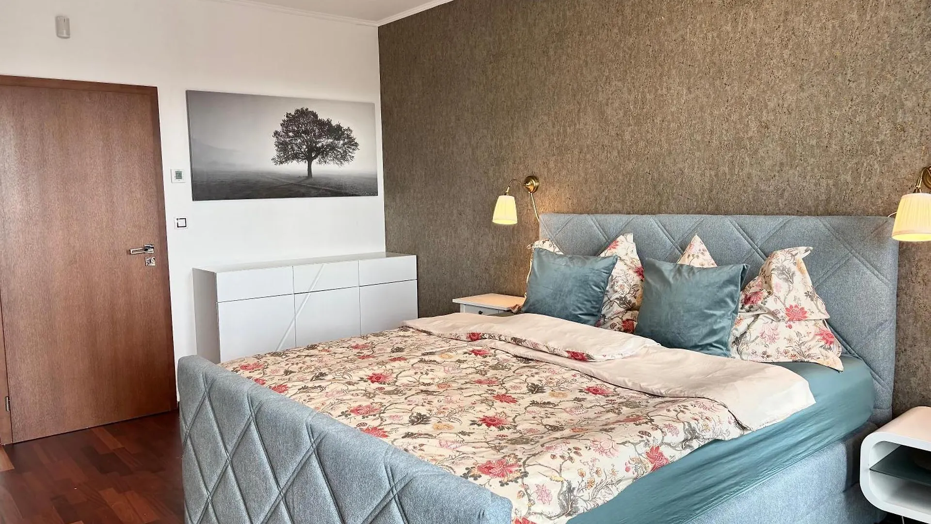 Family Apartment With The View Of The Old Town Prague City With Free Parking