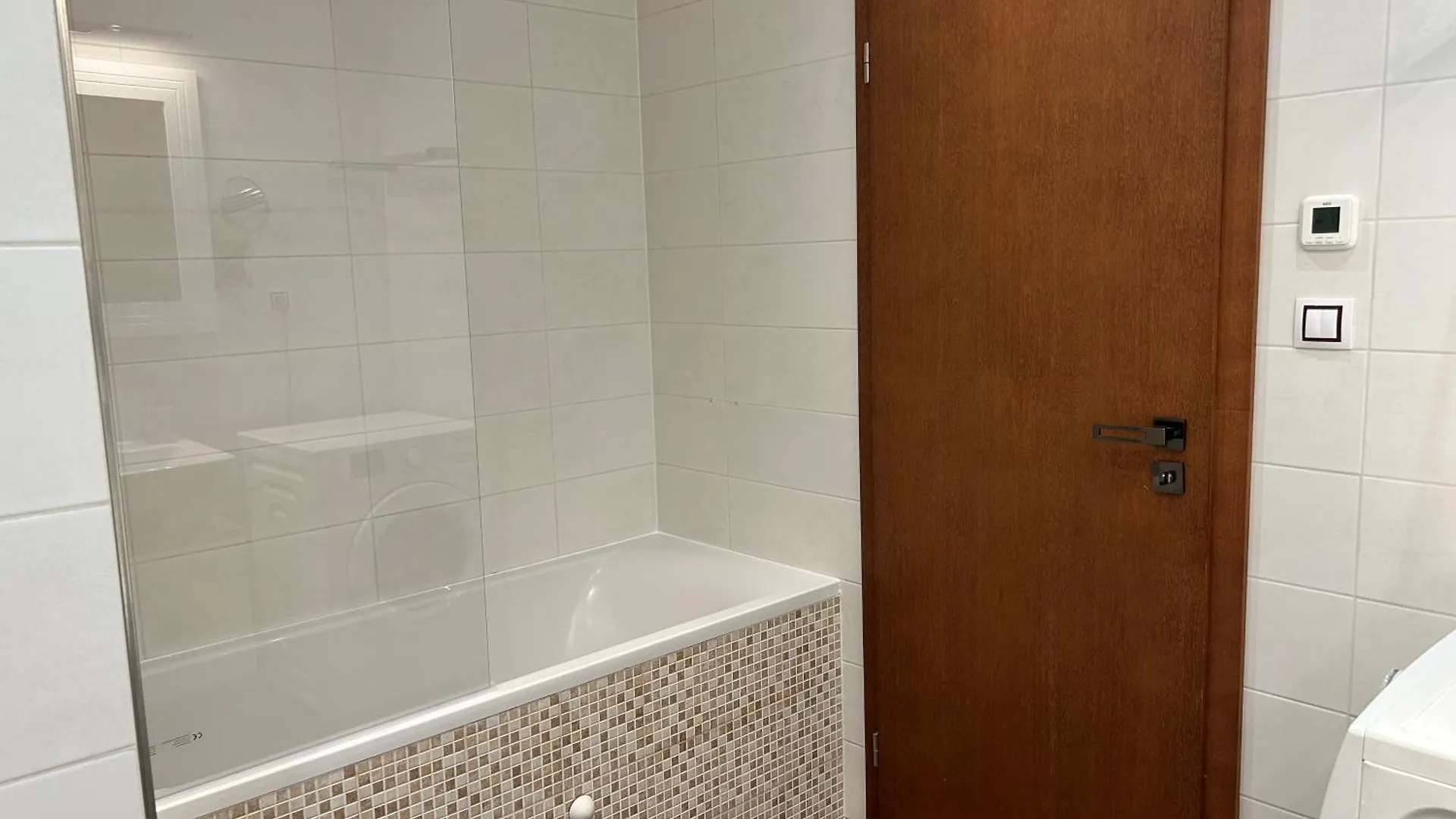 Family Apartment With The View Of The Old Town Prague City With Free Parking Tjeckien
