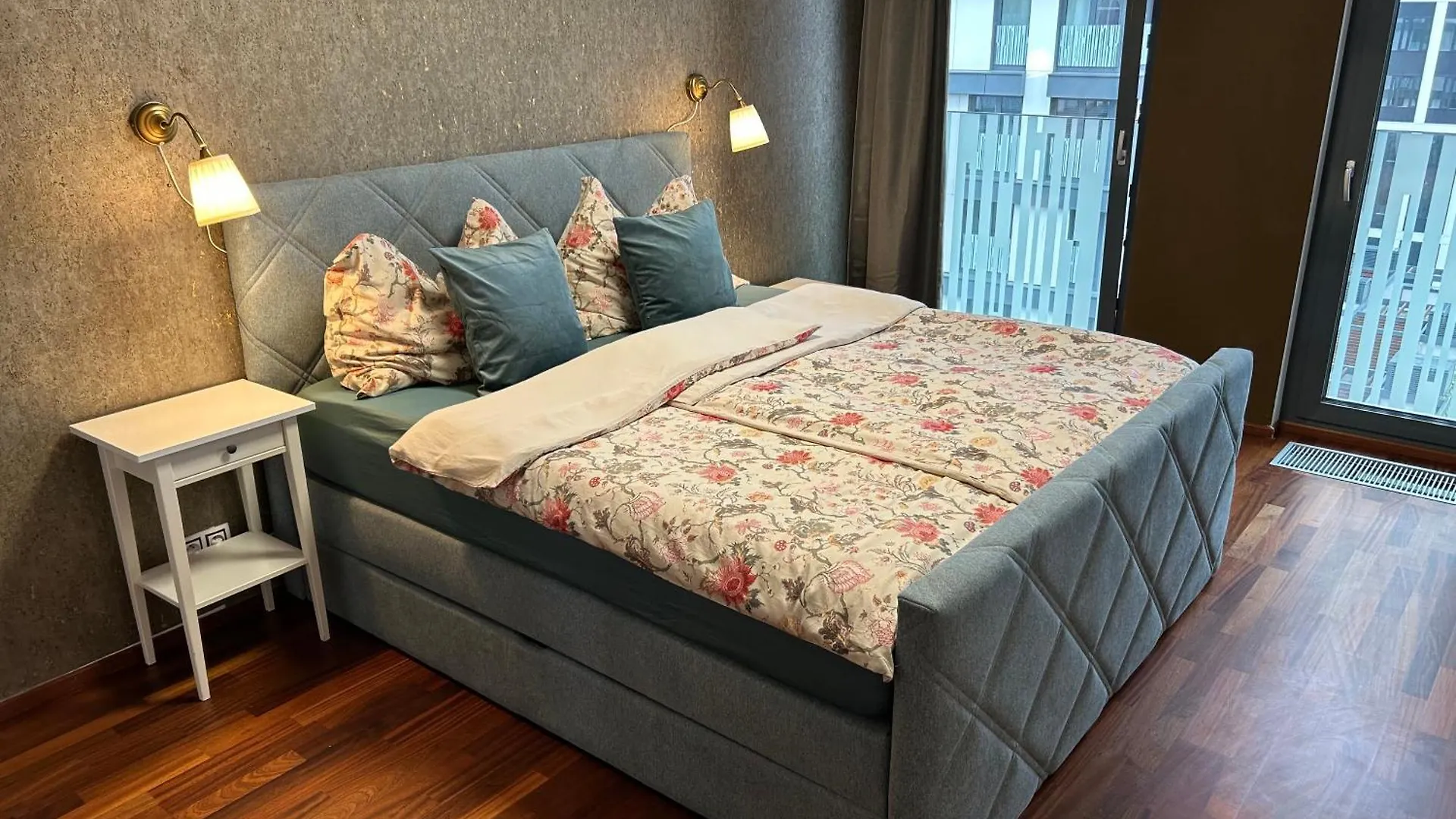 Family Apartment With The View Of The Old Town Prague City With Free Parking